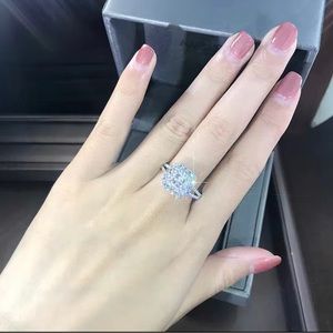 Simulated diamond zircon ring